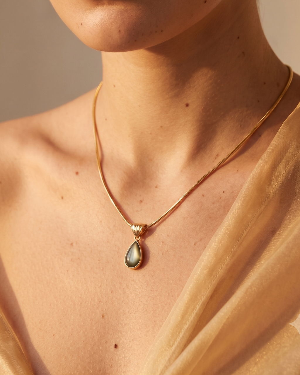 Peak necklace
